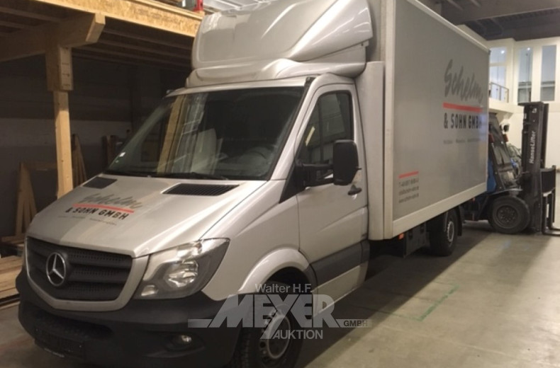 LKW, silber, Kofferaufbau