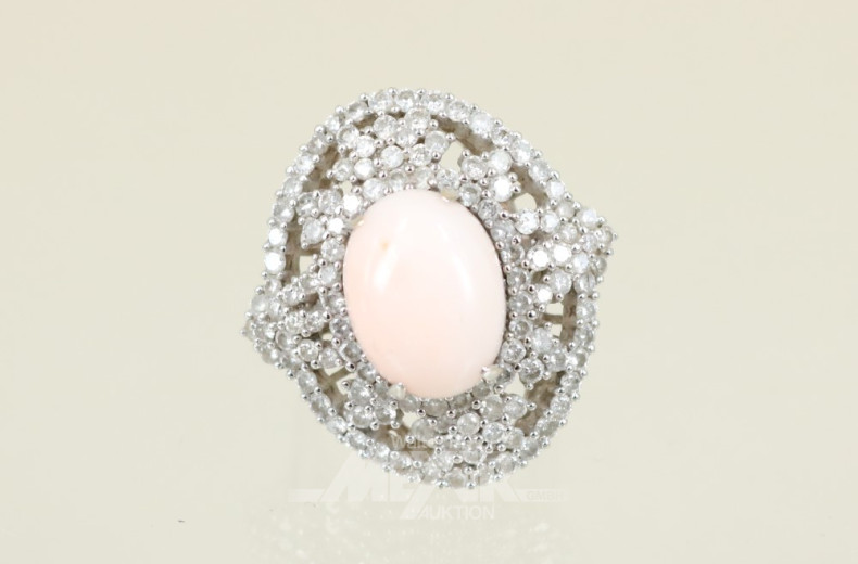 Ring, 750er WG, mit 1 ovalen Koralle