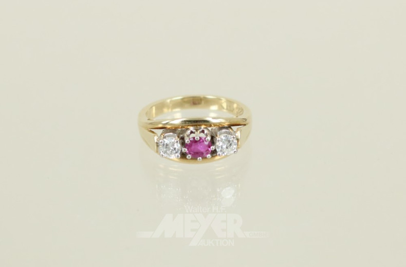 Ring, 585er GG, mit 1 kl. roten Farb-