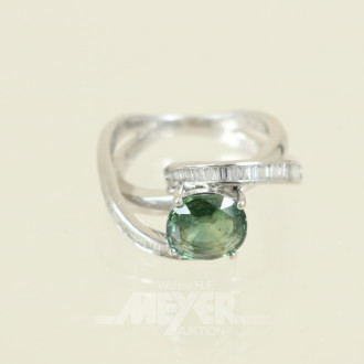 Ring, 750er WG, mit grünem Farbstein