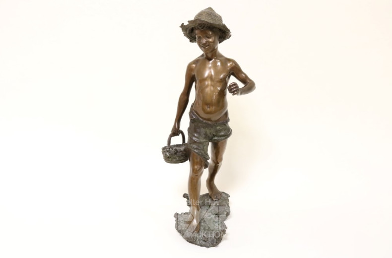 Bronzefigur ''Fischerjunge''
