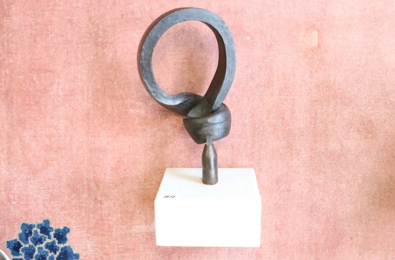 mod. schwere Bronze-Skulptur