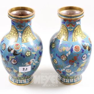 Paar Cloisonné-Vasen, China,