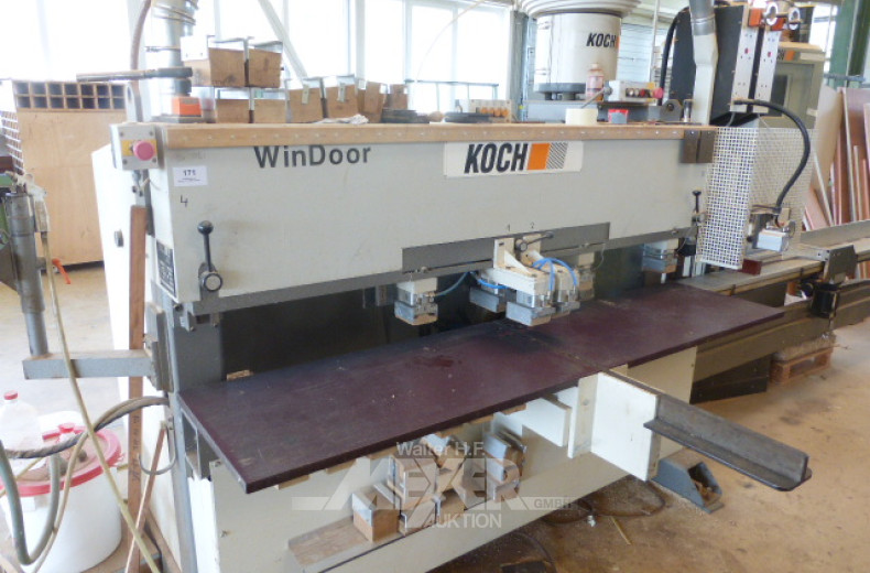 Dübelloch-Bohrautomat