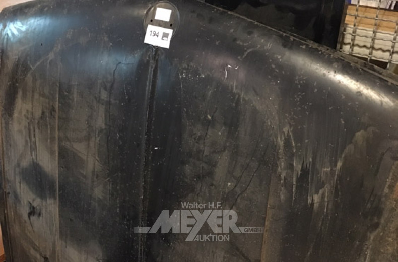 2 BMW-Motorhauben 02