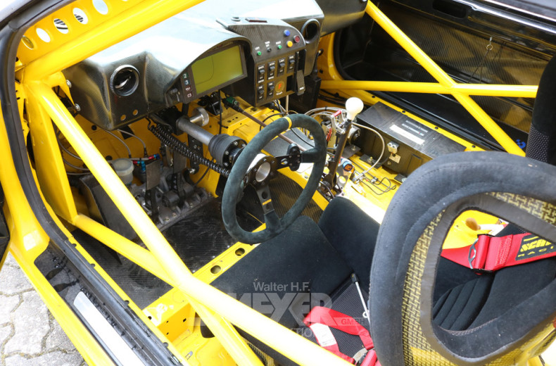 Motorsportfahrzeug, gelb
