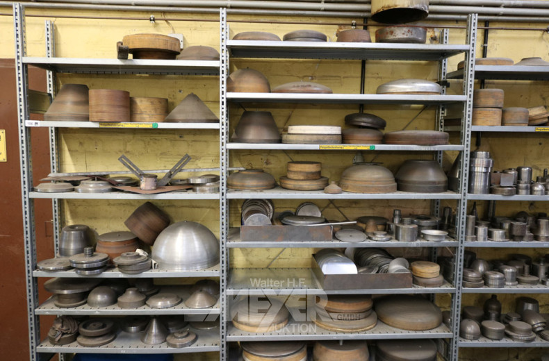 Fachbodenregal, verzinkt, ca. 12 lfd.m,