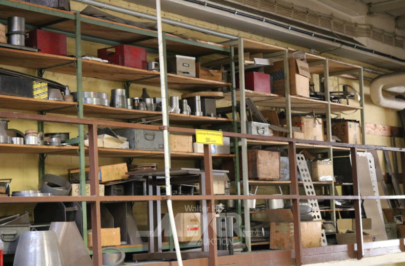 Fachbodenregal, verzinkt, ca. 12 lfd.m,