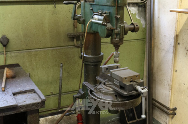Ständerbohrmaschine mit Rundtisch