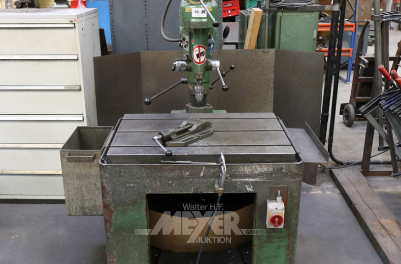 Radialbohrmaschine mit Schraubstock