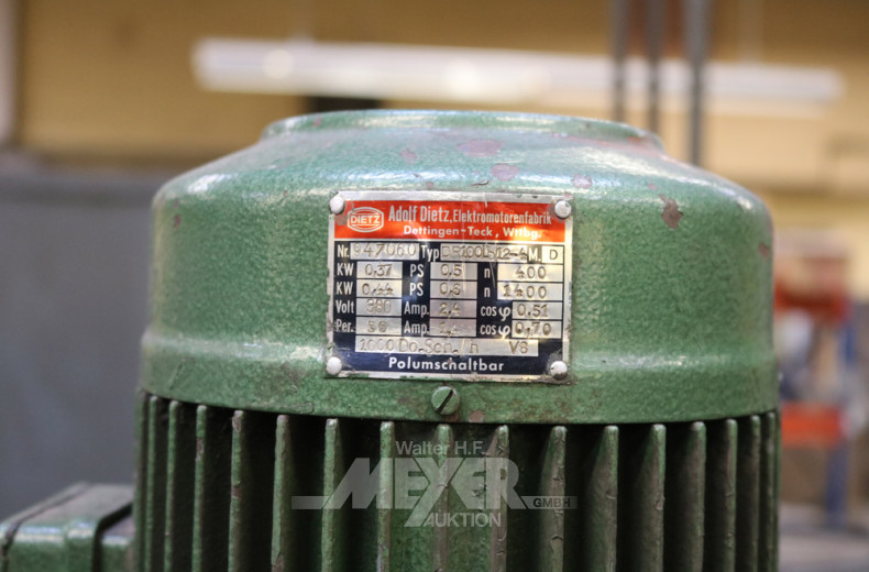 Radialbohrmaschine mit Schraubstock