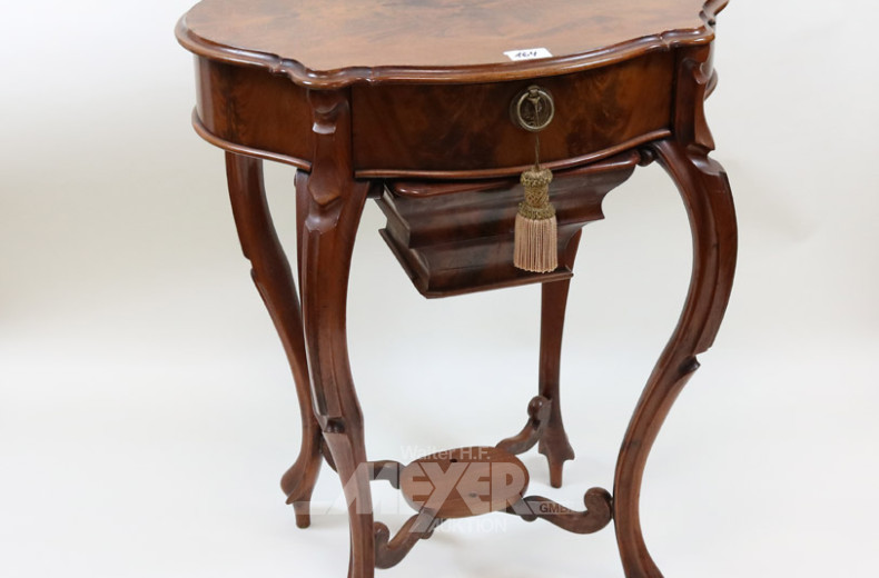 ovaler L.Ph. Nähtisch, Mahagoni/