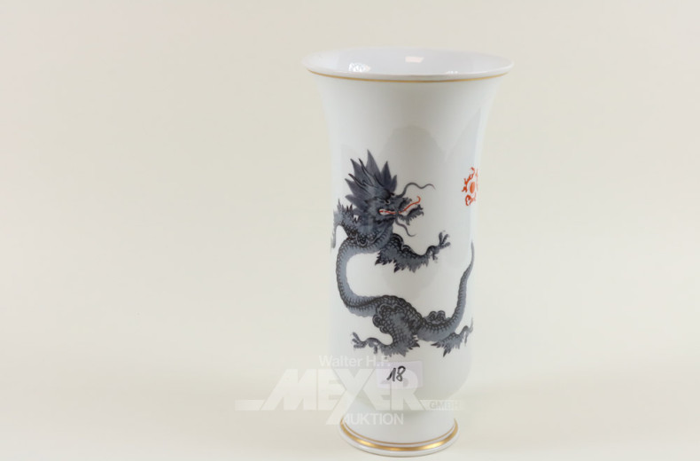 gr. Porzellanvase, Meissen, Drachendekor