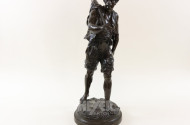 gr. Bronzeskulptur, ''Fischer''