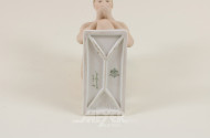 Porzellanfigur, ''Trinkender weibl. Akt''