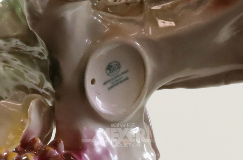 gr. Porzellanfigur, ''Papagei''