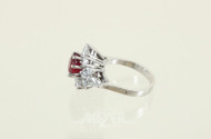 Ring, 750 WG, besetzt mit 1 Rubin,