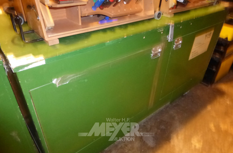 gr. Holz-Werkzeugkiste, auf Rollen