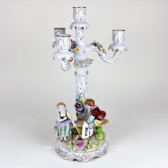 Porz.-Tischleuchter mit fig. Darstellung