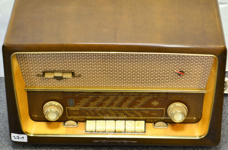 altes Röhrenradio EMUD