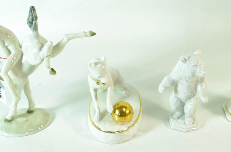 4 Porz. Figuren ''Kind, Hund, Vogel, Bär''