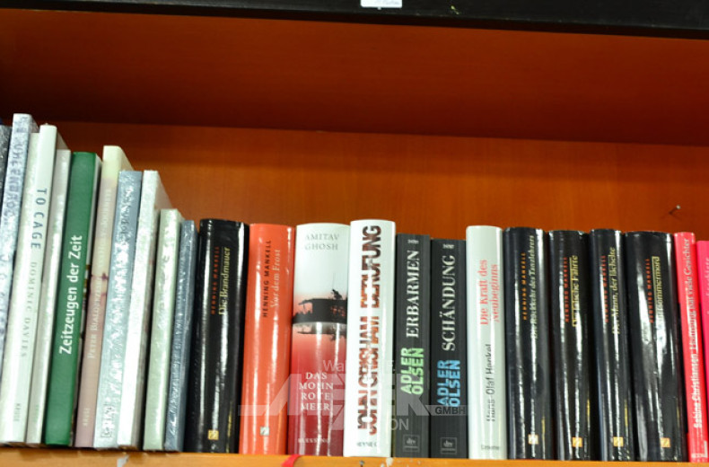 Posten Bücher, Romane und Bildbände