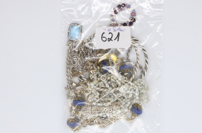 Posten Silber- und Modeschmuck: Ketten,