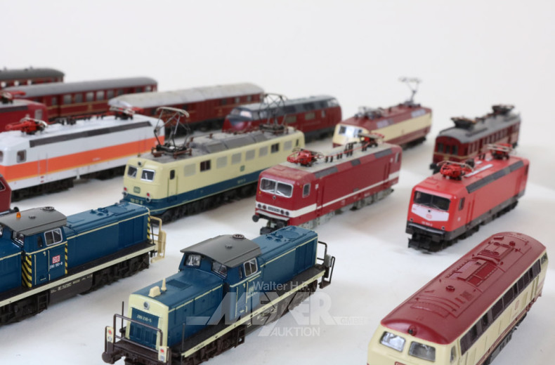 18 Modell-Loks und Triebwagen, ROCCO