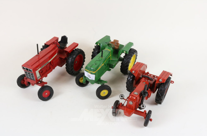 3 div. Modell-Traktoren