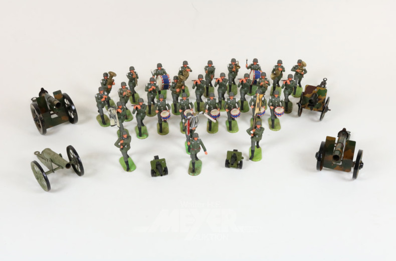 Soldaten-Musikcorps und 6 Geschütze,