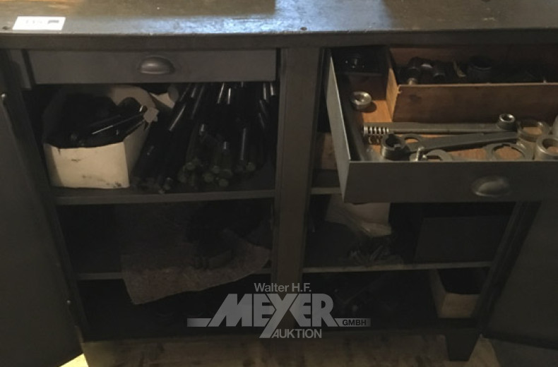 Werkzeug-Magazinschrank mit