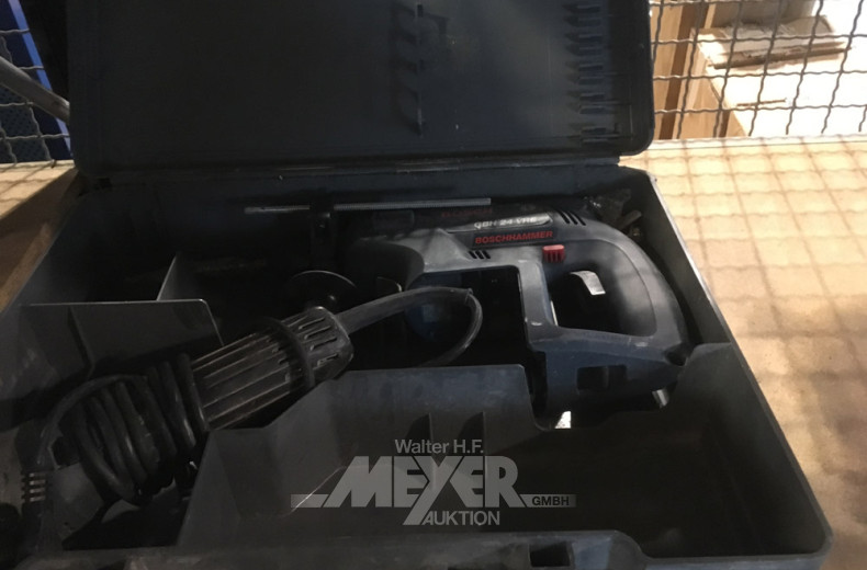 Bohrhammer im Werkzeugkasten