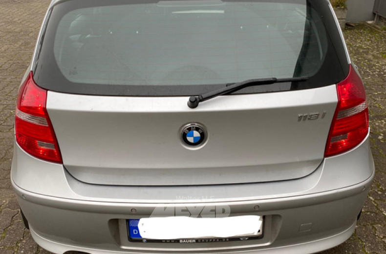 BMW 118i, silber