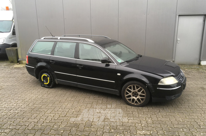 VOLKSWAGEN Passat W8 4Motion, schwarz