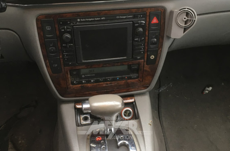 VOLKSWAGEN Passat W8 4Motion, schwarz