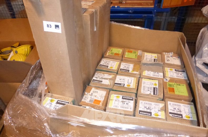 Palette mit Leuchtstoffröhren,