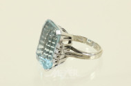Ring, 585er WG, besetzt mit 1 Aquamarin