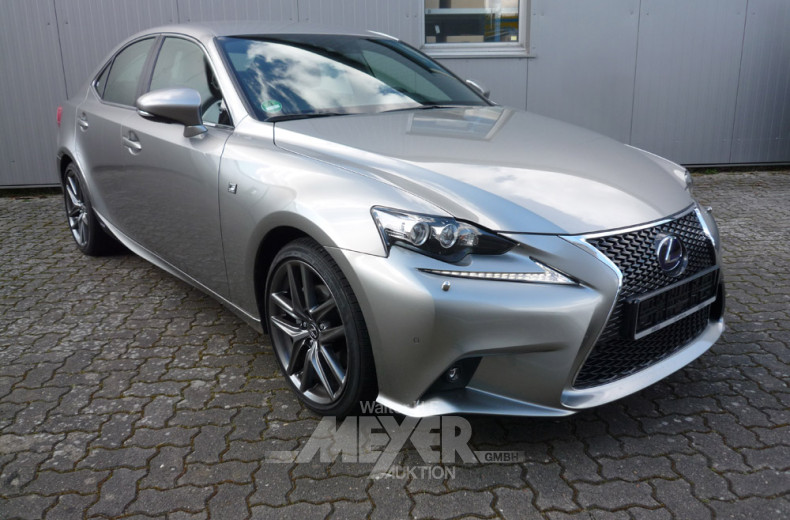 TOYOTA Lexus IS300H F Sport,