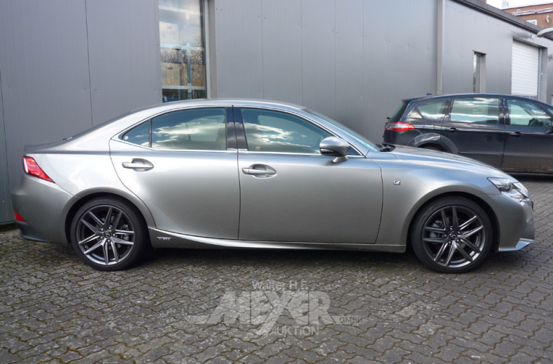 TOYOTA Lexus IS300H F Sport,