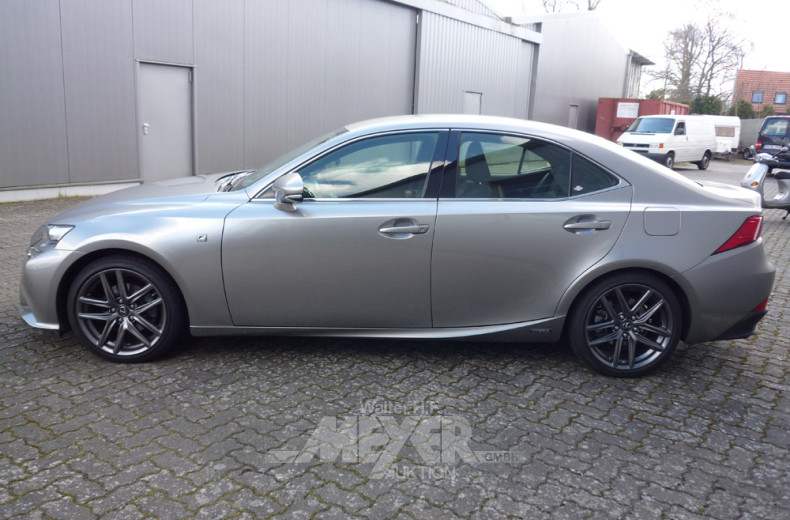 TOYOTA Lexus IS300H F Sport,