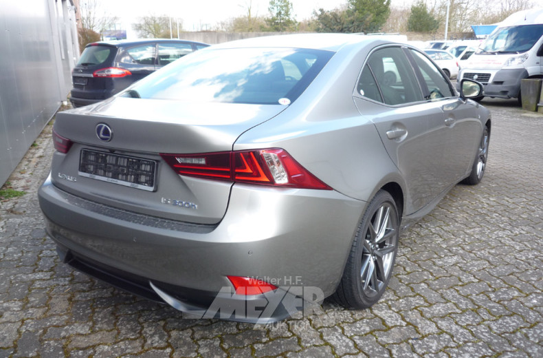 TOYOTA Lexus IS300H F Sport,