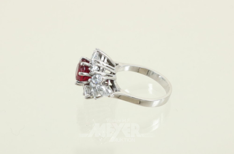 Ring, 750 WG, besetzt mit 1 Rubin,
