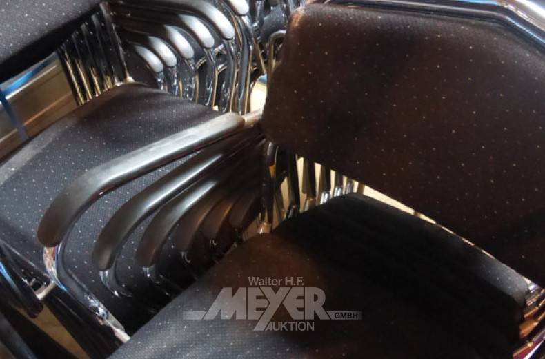 23 Chromgestell-Stapelstühle,