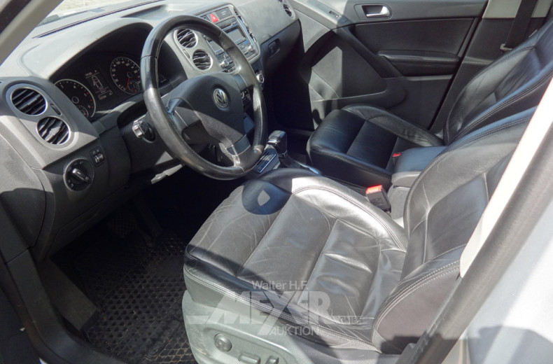 VOLKSWAGEN Tiguan, silber