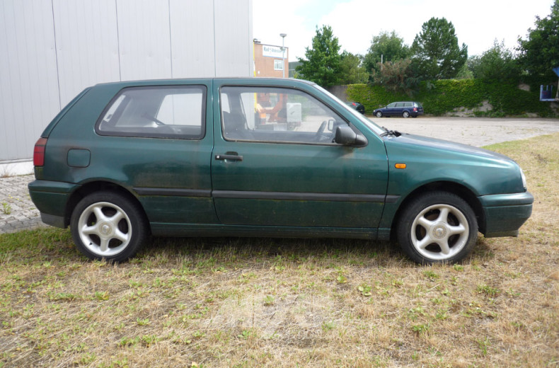 VOLKSWAGEN Golf III, grün