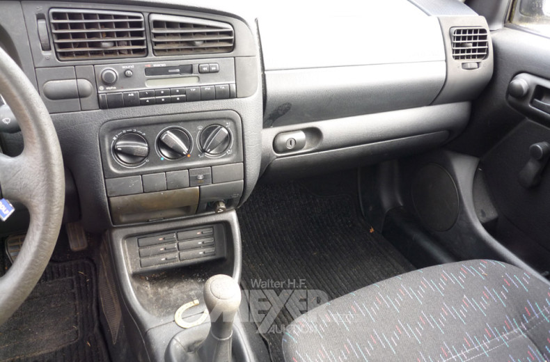 VOLKSWAGEN Golf III, grün