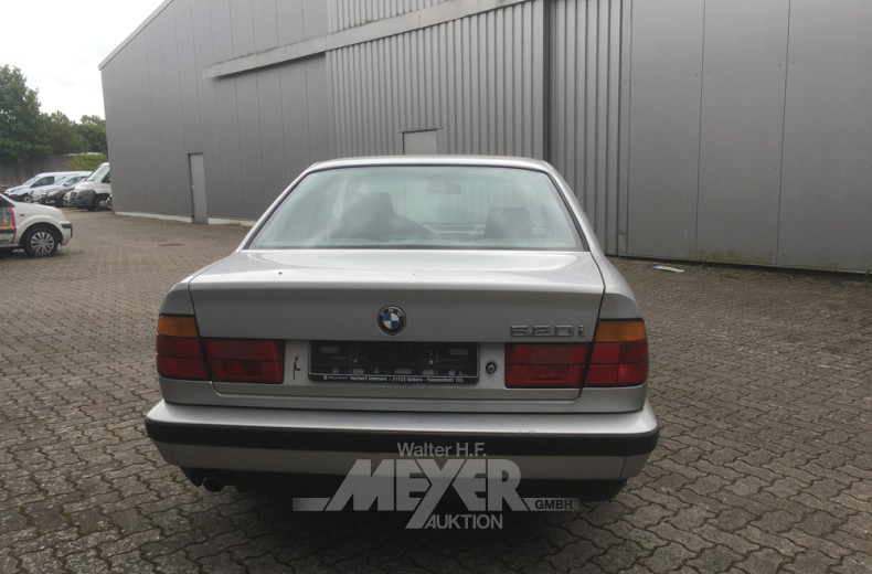 BMW 520i, silber