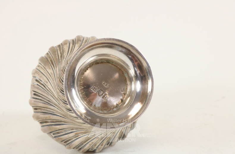 Gewürzstreuer, Silber, bauchige Form,