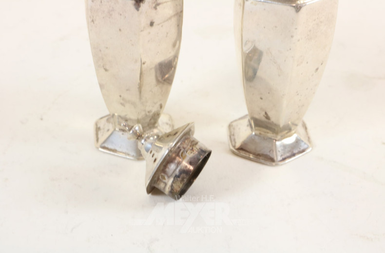 Paar kl. Gewürzstreuer, Silber,