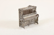 Miniatur-Klavier, Silber, ca. 120 g.